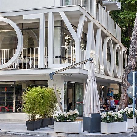 Hotel Hollywood Ричоне Екстериор снимка