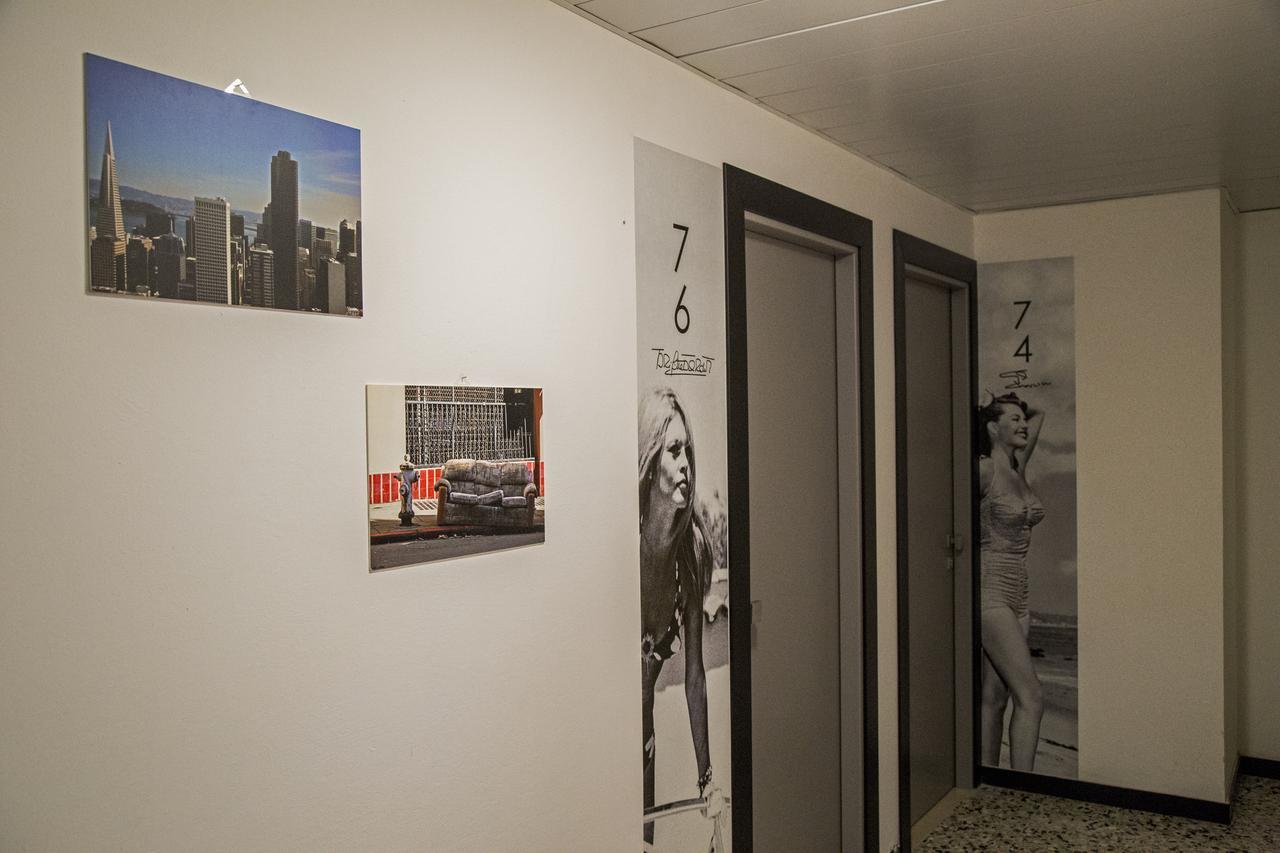 Hotel Hollywood Ричоне Екстериор снимка