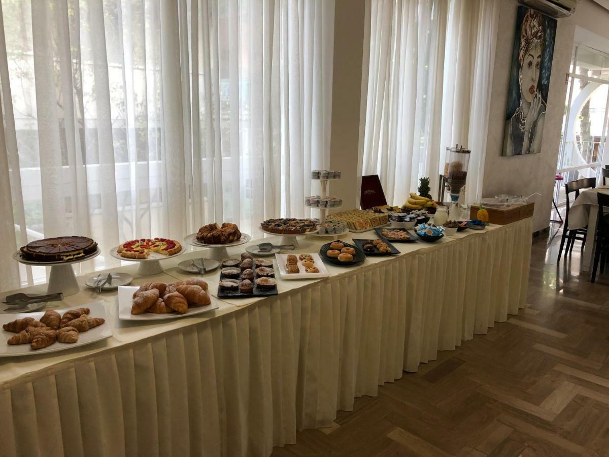 Hotel Hollywood Ричоне Екстериор снимка